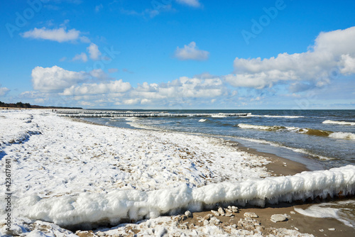 Fototapeta Naklejka Na Ścianę i Meble -  ice formation on the baltic sea in winter