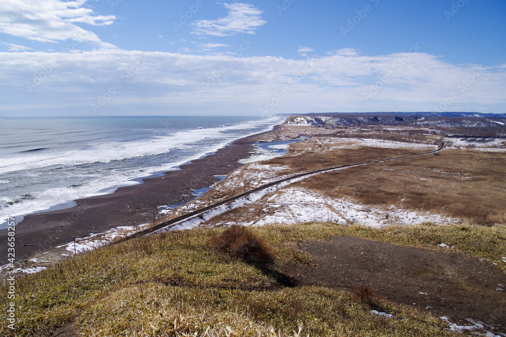 殺伐とした風景が続く北海道の海岸線 殺伐とした風景が続く北海道の海岸線