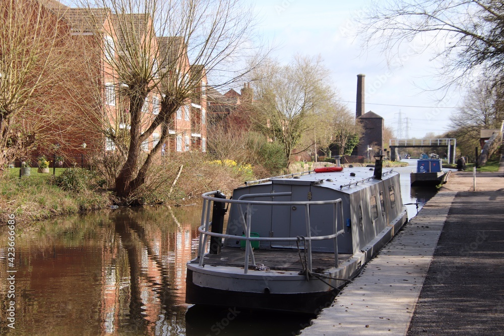 Coventry canal bridge water and living Coventry canal bridge water and living