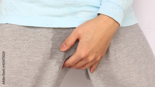 尿もれを気にする男性