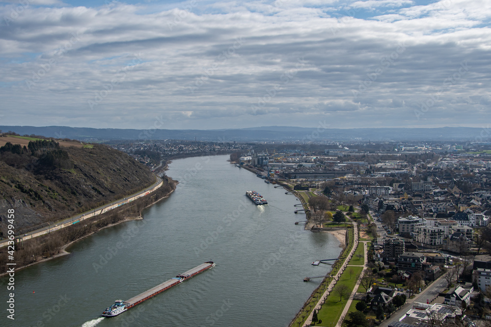 The view from the Krahnenberg vantage point to Andernach and the Rhine