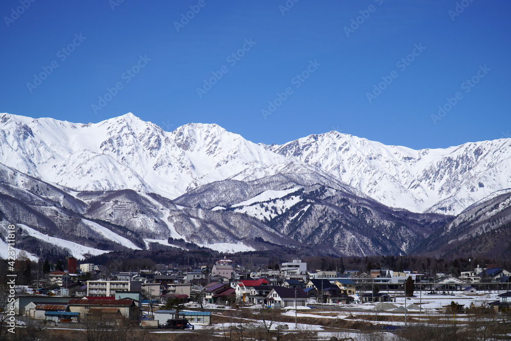 冬の白馬村と北アルプス Stock Photo | Adobe Stock