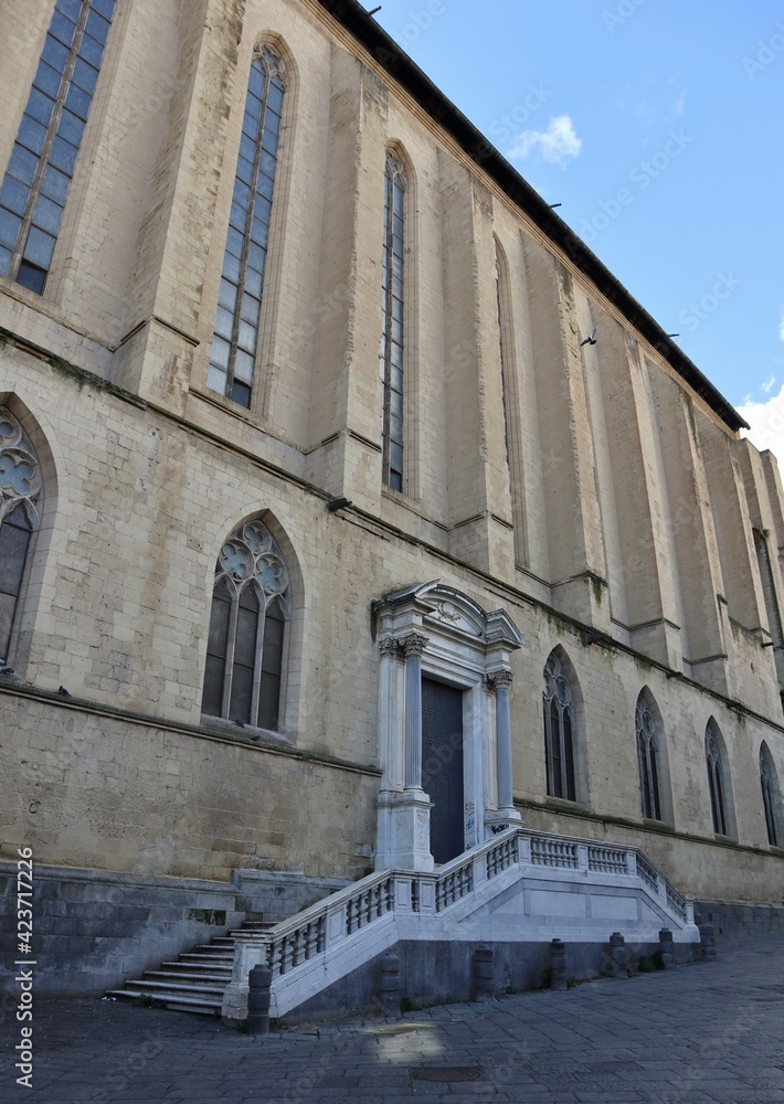 Napoli - Ingresso laterale della Chiesa di Santa Chiara