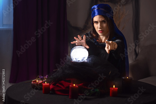 Принти на полотні Female fortune teller reading future