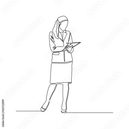 Continuous line drawing of young happy female worker standing while write business note from mentor on paper at clipboard. One single line business woman workshop concept. vector illustration