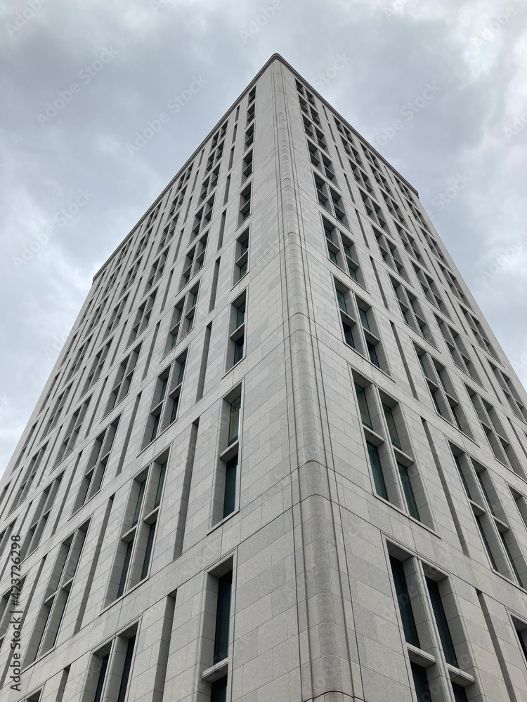 Obraz premium St. Regis Hotel Osaka Building