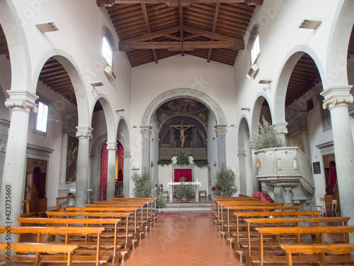 Italia, Toscana, Firenze, Settignano. Chiesa di santa Maria, interno.