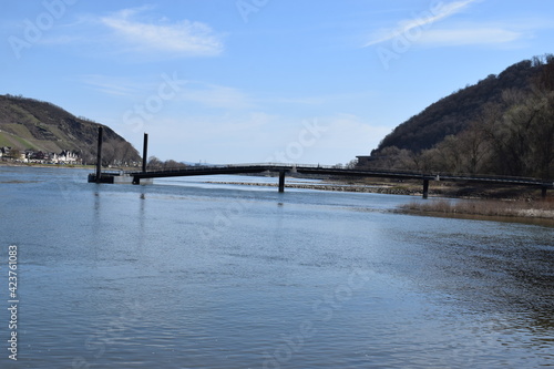 Landebrücke der Geysirschiffe bei Andernach, NAmedy photo