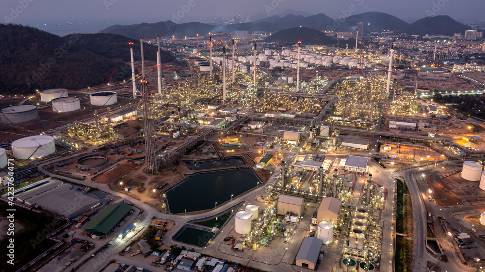 Obraz premium Refinery oil and gas factory power and fuel energy, Ecosystem in Thailand