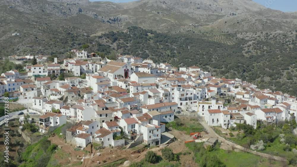 vista del municipio de Cartajima en la comarca del valle del Genal, Málaga vista del municipio de Cartajima en la comarca del valle del Genal, Málaga