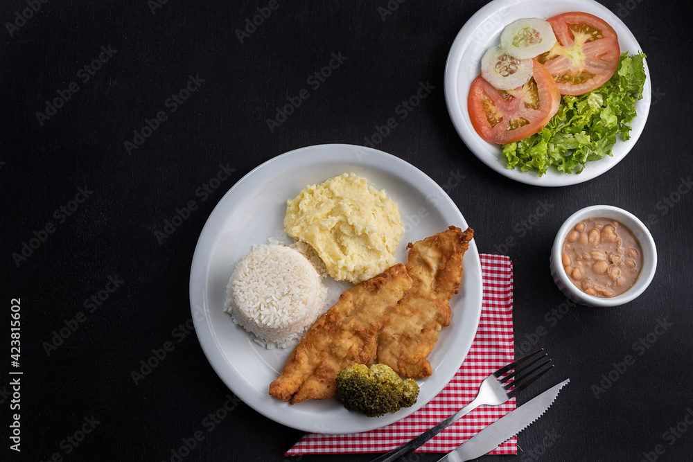 Refeição - Prato Feito - Filé de peixe com molho de camarão, arroz, purê de batata, feijão e salada