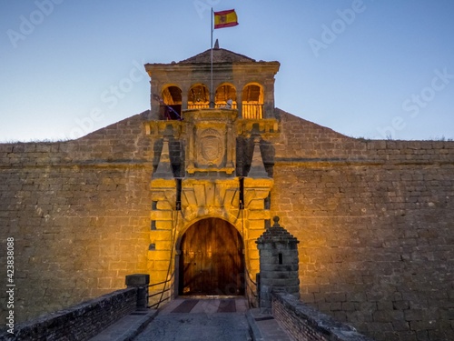 Imagen nocturna de la entrada a la ciudadela de Jaca, España, que data del siglo XVI y sirve todavía como museo y edificio militar photo