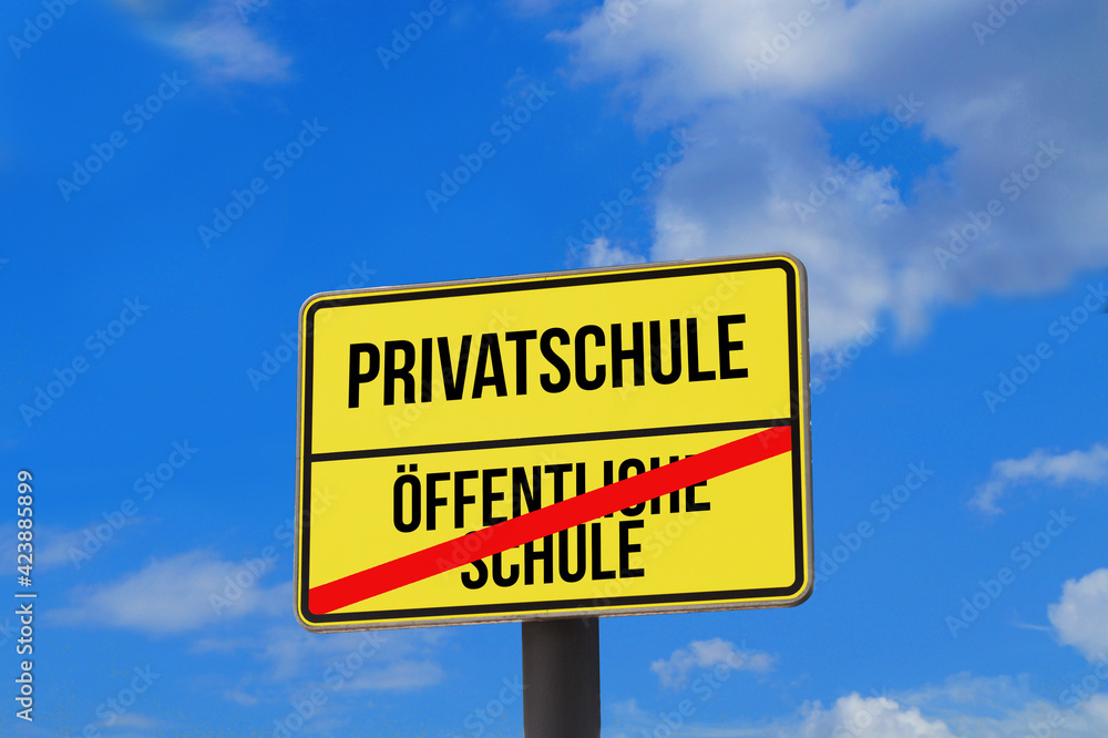 Ein Schild Ende vom öffentlicher Schule Anfang Privatschule