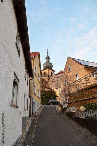 Kirche im Altort Niederwerrn bei Schweinfurt  Franken  Bayern  Deutschland