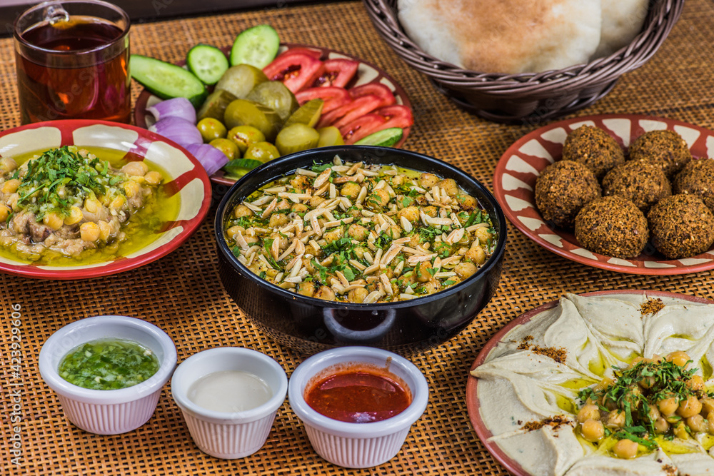 fattet hummus with hummus and falafel fattet hummus with hummus and falafel