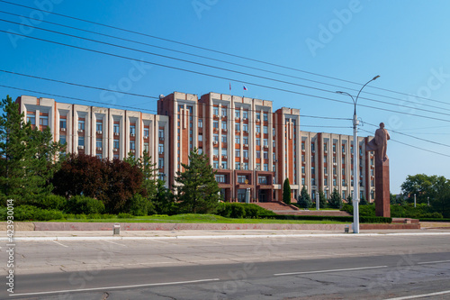Obraz na płótnie Transnistria parliament building in Tiraspol w salonie