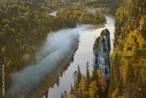 Obraz na plátně Viewpoint That Calls Devil's Finger on Usva River in Ural Mountains