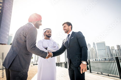 Canvas Print Multi-ethnic business team meeting