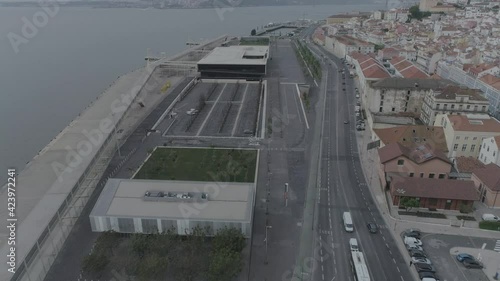 Terminal de contentores - Lisbon lockdown photo