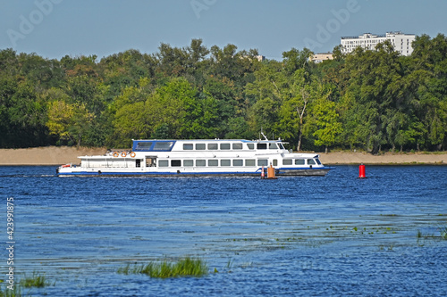 Obraz na płótnie Motor travel river ship