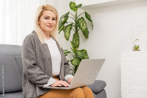 Searching for new solution, woman with laptop © Angelov