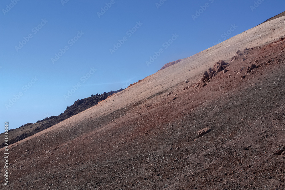 Ladera del volcán Teide en la isla de Tenerife, Islas Canarias, España. Paisaje geológico del Parque Nacional del Teide.