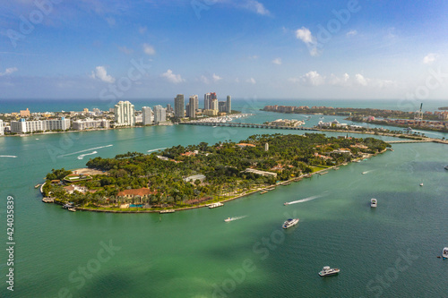 Island living, Miami beach, government cut, ocean and beautiful © Alex