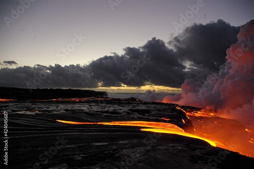 Obraz na płótnie Coulées de lave du volcan Kilauea à Hawaii w salonie