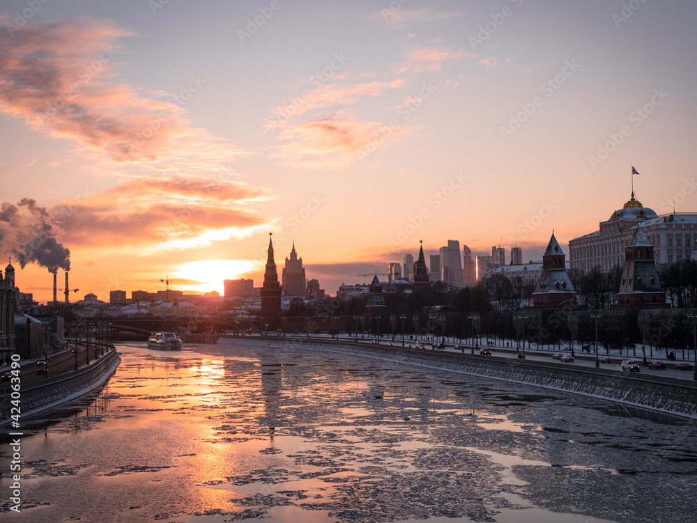 Sunset over the Moscow river