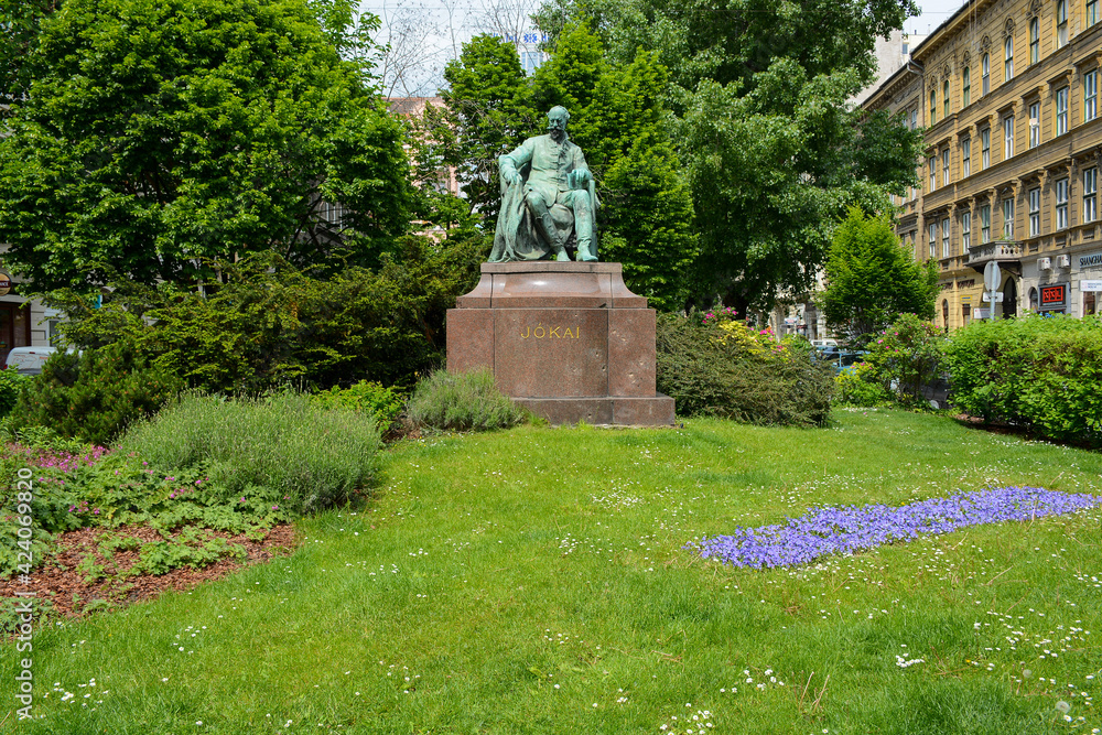 Obraz premium Budapest, Hungary - June 20, 2019: Statue in District V
