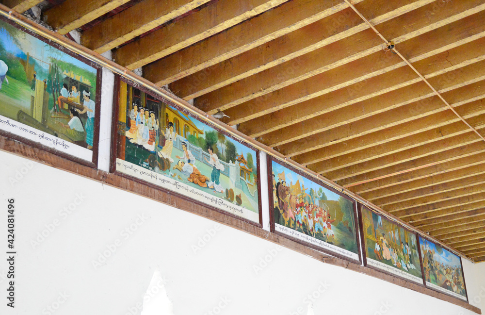 Obraz premium Paintings about daily life of Burmese on the wall of Ananda Pagoda hall way in Bagan, Myanmar