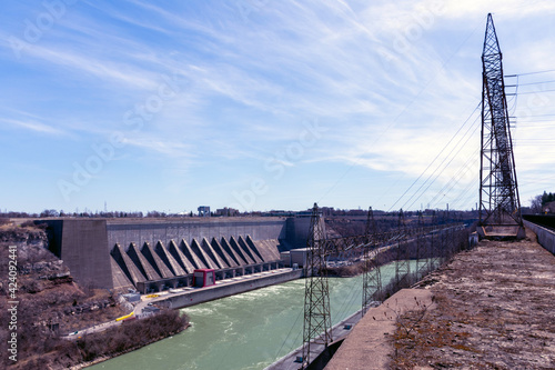 Schilderij op canvas A view of the Niagara River and the Robert Moses power plant.