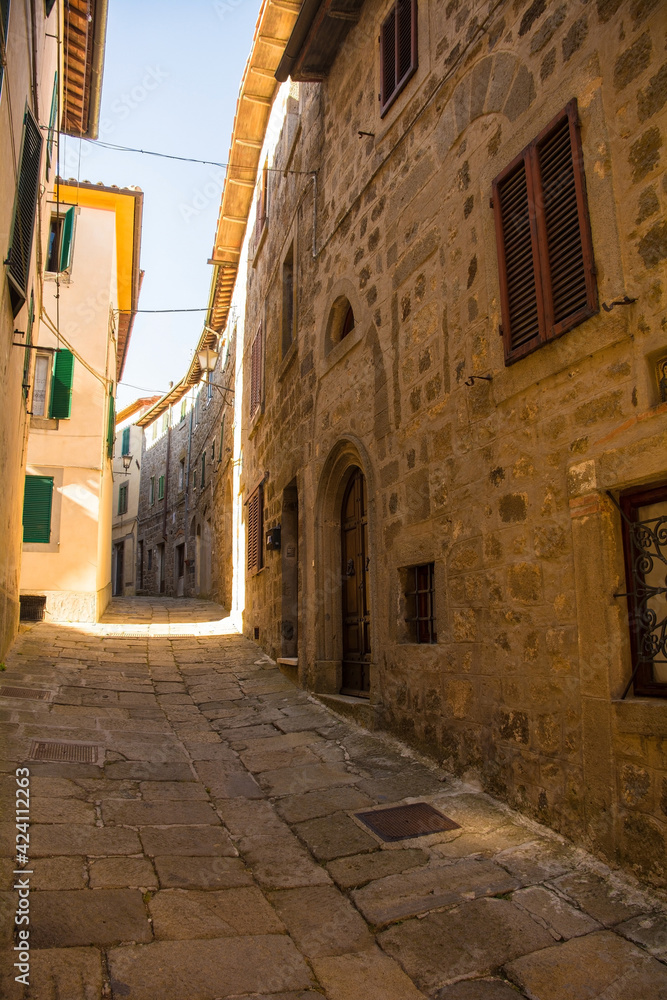 Fototapeta premium A street in the historic medieval village of Santa Fiora in Grosseto Province, Tuscany, Italy 