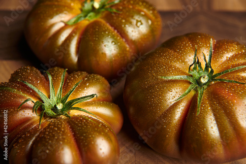 Bio Organic Schwarze Krim Tomate close up