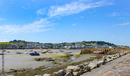  Appledore village looking towards Instow Village, at the mouth of the River Torridge, near Bideford, North Devon, South West, England, UK 