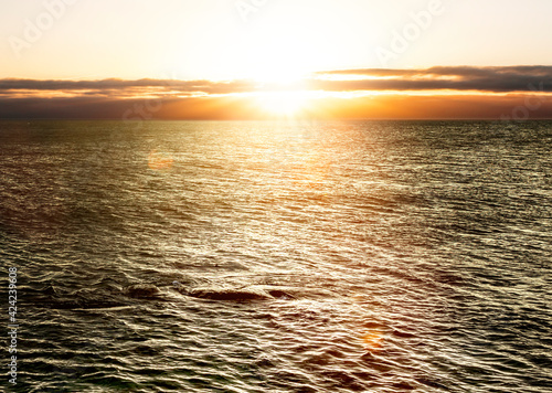 Sonneuntergang über dem Meer