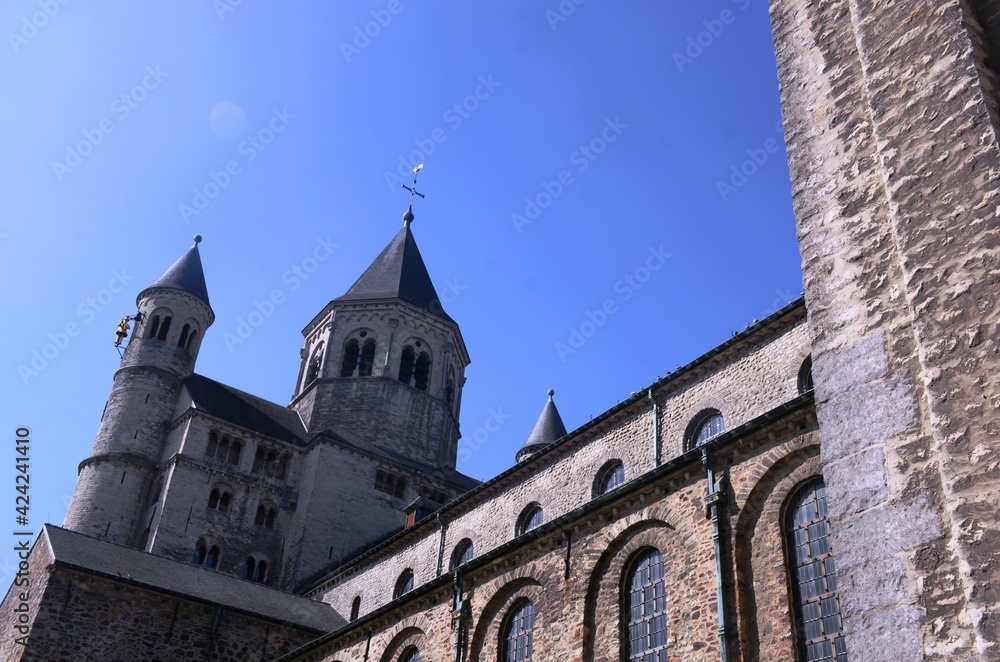 Collégiale Sainte-Gertrude de Nivelles (Brabant wallon-Belgique) Collégiale Sainte-Gertrude de Nivelles (Brabant wallon-Belgique)
