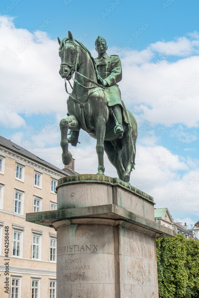 Obraz premium Christian X. Staue (equestrian statue of Christian X.) at Annæ Plads copenhagen Region Sjælland (Region Zealand) Denmark