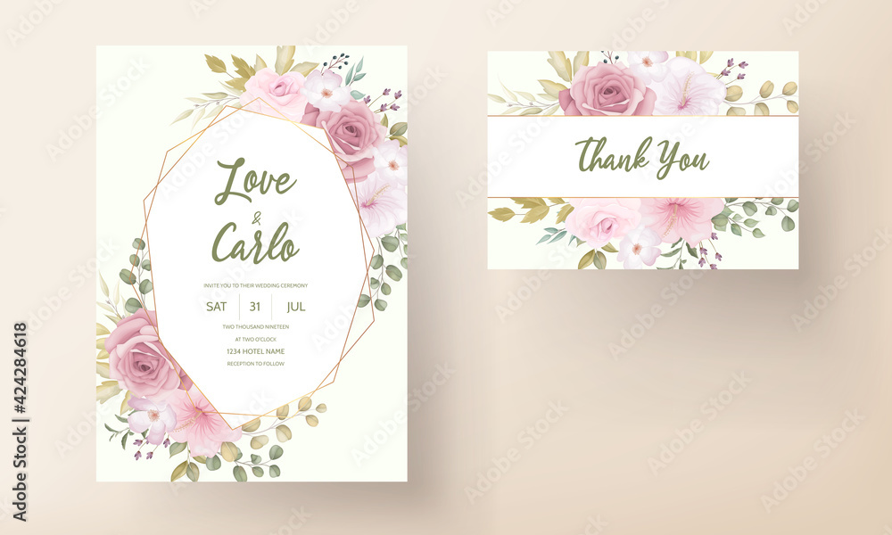 Obraz premium Beautiful wedding invitation card with beautiful flower decoration