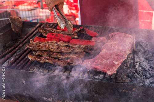 COCINANDO CARNE ASADA  photo