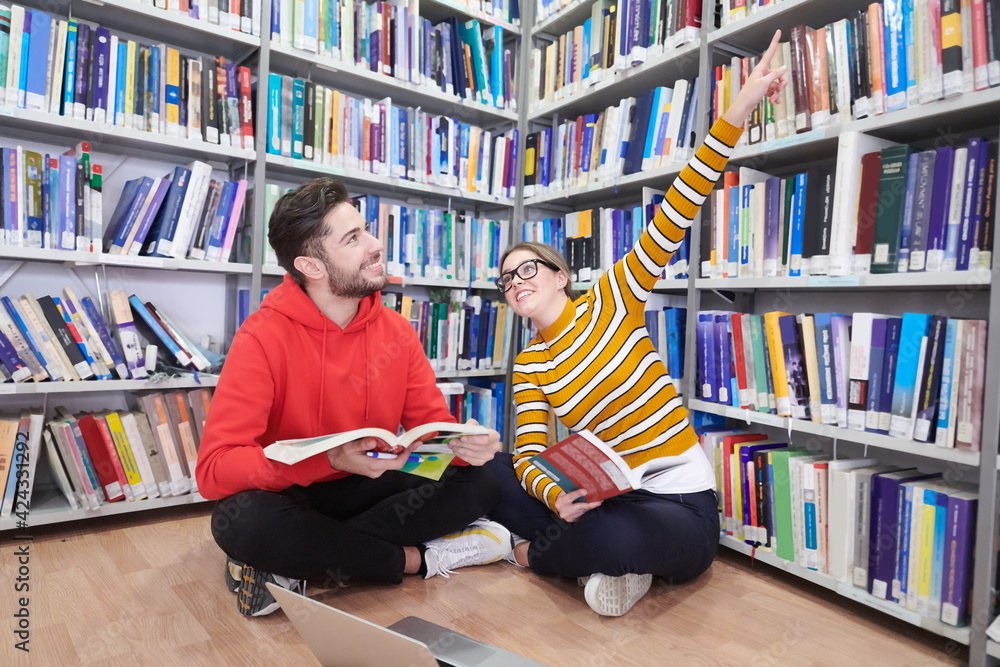 the students uses a notebook, laptop and a school library the students uses a notebook, laptop and a school library