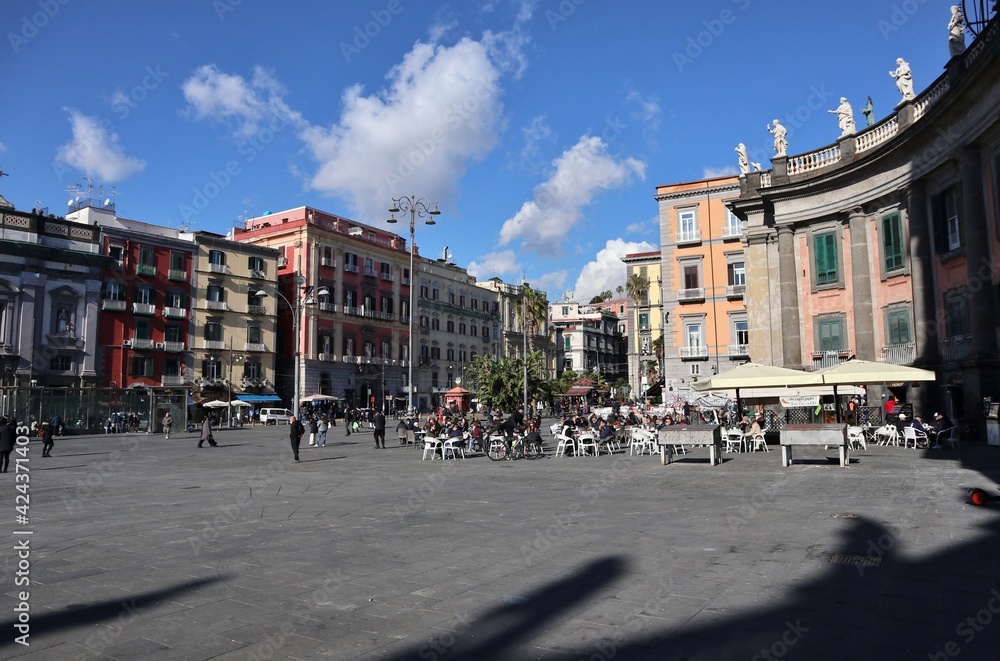 Napoli - Scorcio panoramico di Piazza Dante