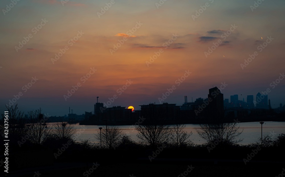 Fototapeta premium sunset over the city