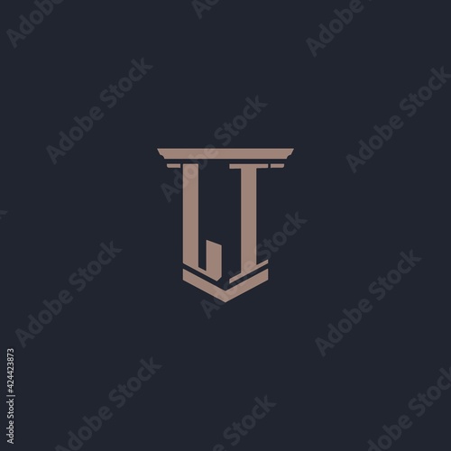 LI initial monogram logo with pillar style design