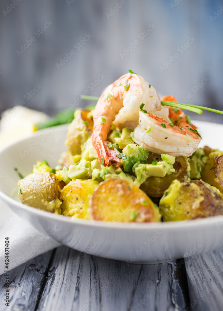 Potato salad with avocado and prawns Potato salad with avocado and prawns