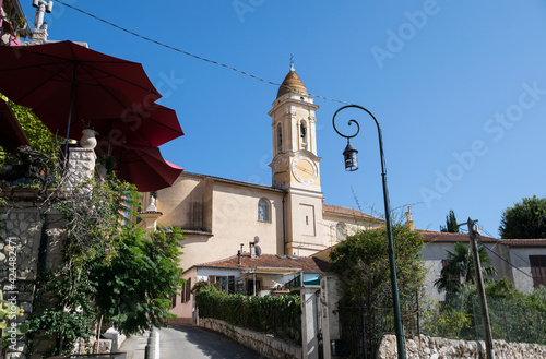 La Turbie village de la Côte d'Azur, surplombant Monaco.	 photo