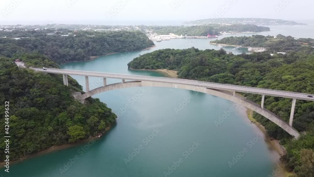 空から見る沖縄の美しい海 ワルミ大橋04 空から見る沖縄の美しい海 ワルミ大橋04