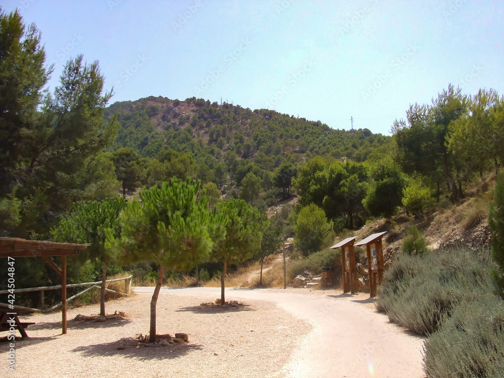 The pathway to Serra Gelada Natural Park.