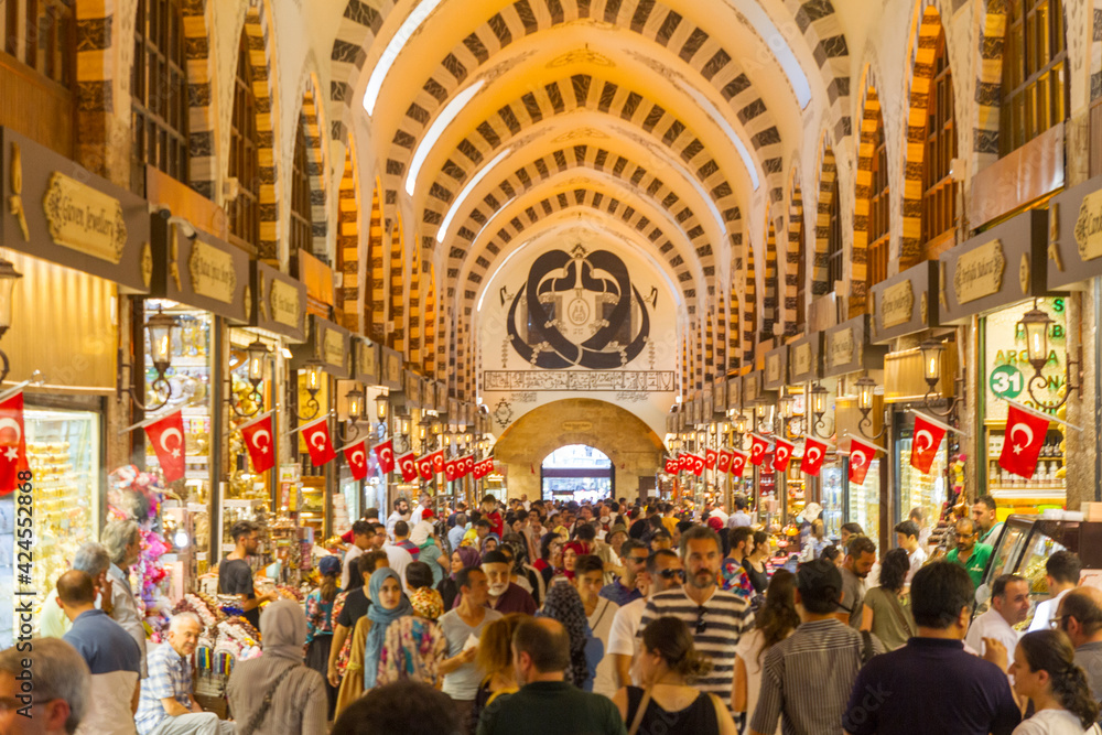 Naklejka premium Bazar de las Especias en la ciudad de Estambul en el pais de Turquia