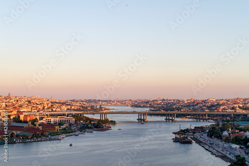 Panoramica, vista o skyline del Bosforo desde el Cementerio de Eyup en la ciudad de Estambul, pais de Turquia photo